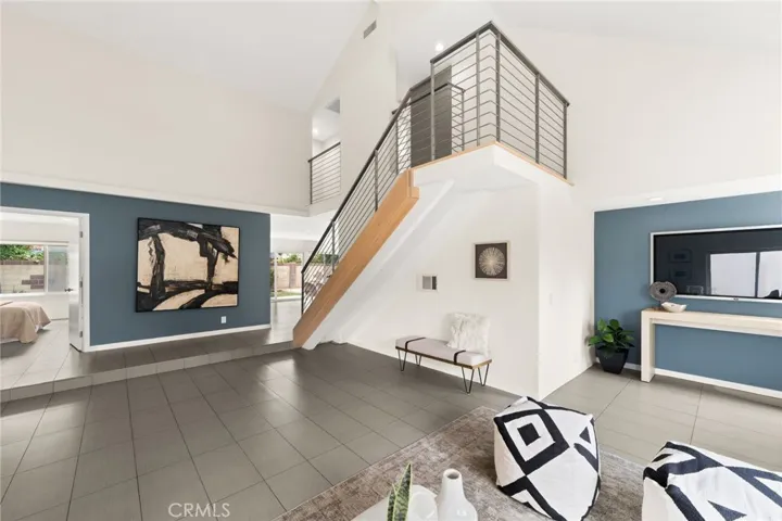 Stairs with horizontal railings
