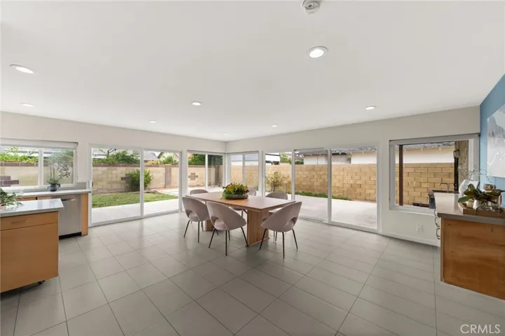 Kitchen/dining/family room