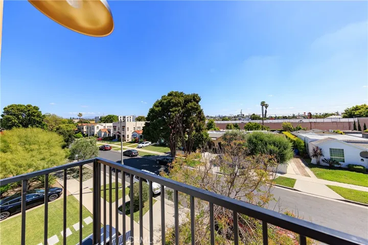 2847 S Victoria, Los Angeles, California 90016