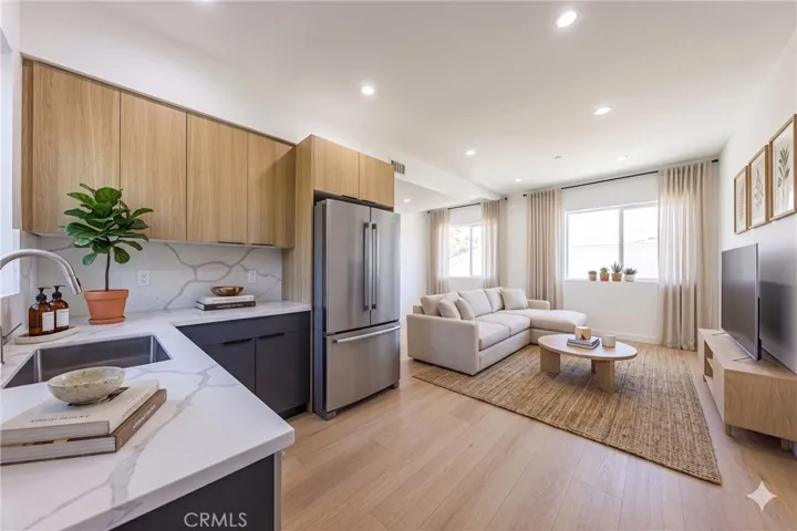 2847 S Victoria, Los Angeles, California 90016