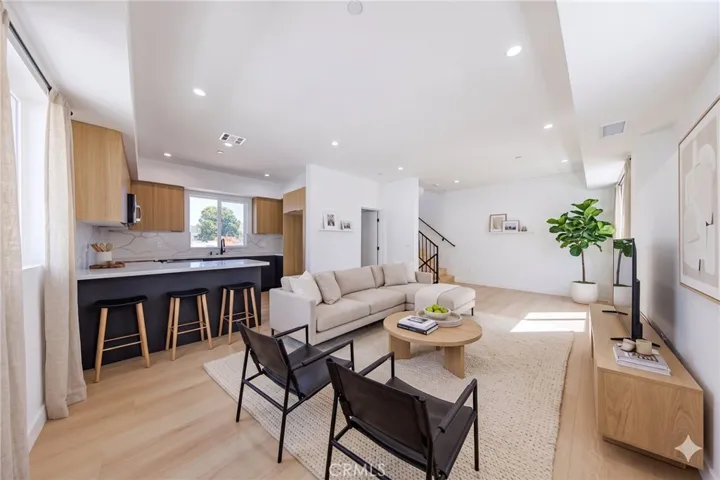 2847 S Victoria, Los Angeles, California 90016