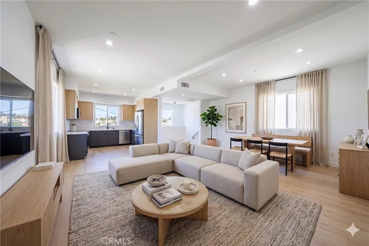 2847 S Victoria, Los Angeles, California 90016