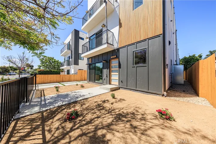 2847 S Victoria, Los Angeles, California 90016