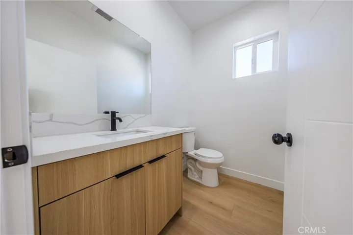 2847 S Victoria, Los Angeles, California 90016