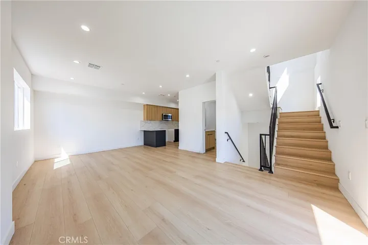 2847 S Victoria, Los Angeles, California 90016