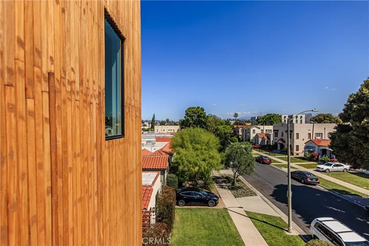 2847 S Victoria, Los Angeles, California 90016