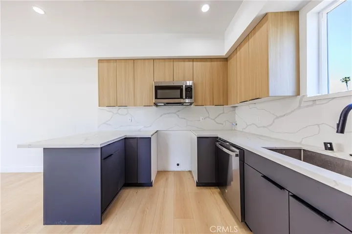 2847 S Victoria, Los Angeles, California 90016