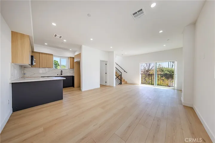 2847 S Victoria, Los Angeles, California 90016