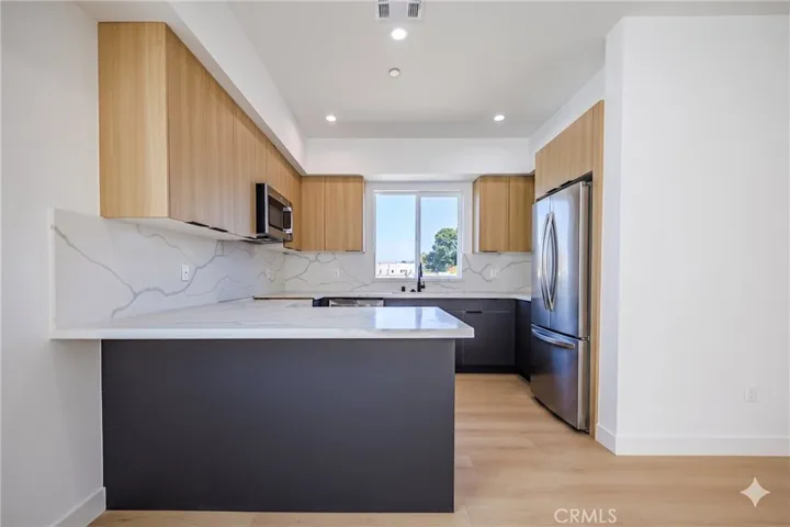 2847 S Victoria, Los Angeles, California 90016