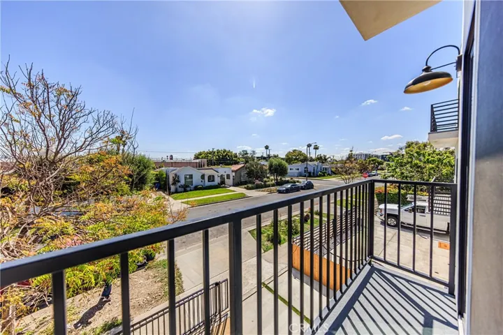 2847 S Victoria, Los Angeles, California 90016
