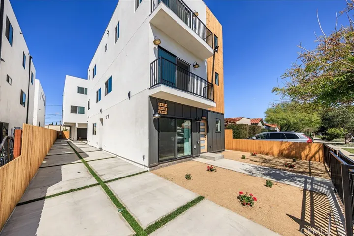 2847 S Victoria, Los Angeles, California 90016