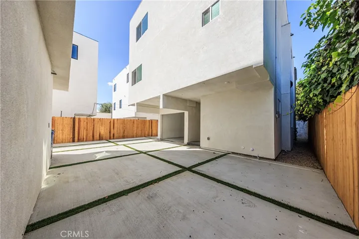 2847 S Victoria, Los Angeles, California 90016