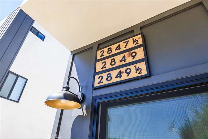 2847 S Victoria, Los Angeles, California 90016