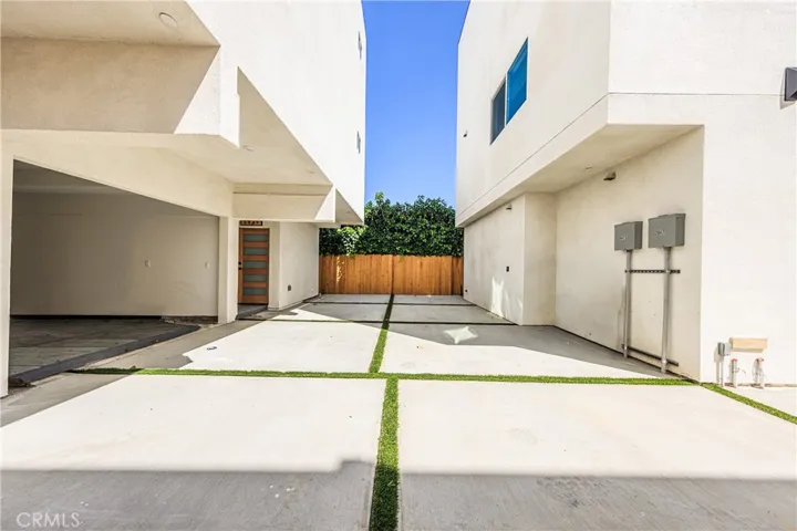 2847 S Victoria, Los Angeles, California 90016