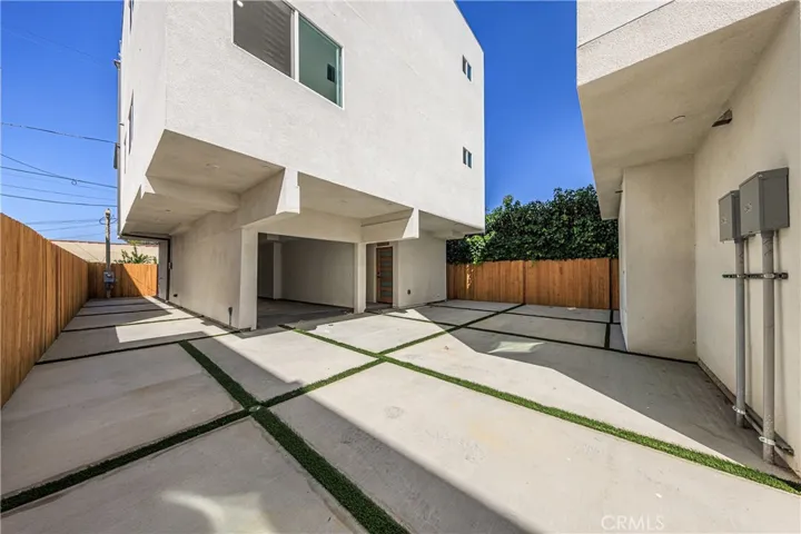 2847 S Victoria, Los Angeles, California 90016