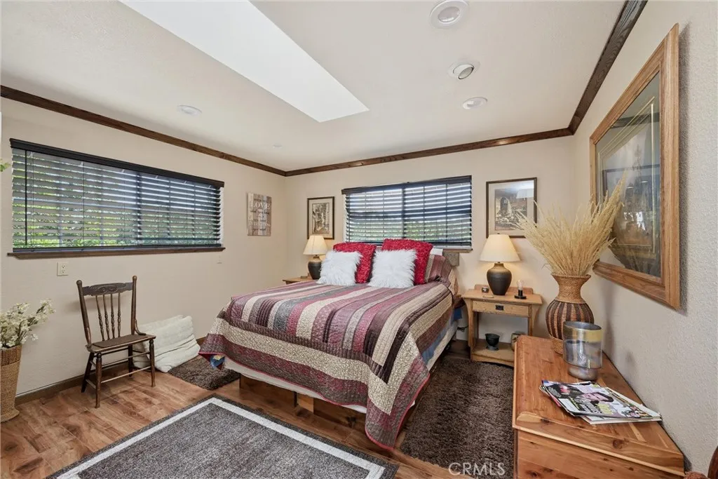 ADU bedroom w/skylight