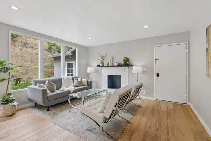 867 Serena Drive, Pacifica, California 94044