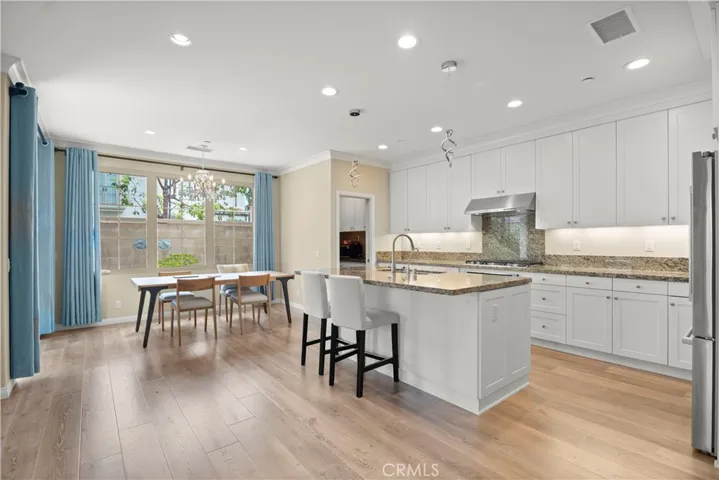 99 Hanging Gdn, Irvine, California 92620