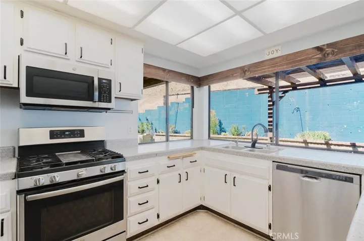 1063 Corbett Lane, Simi Valley, California 93065