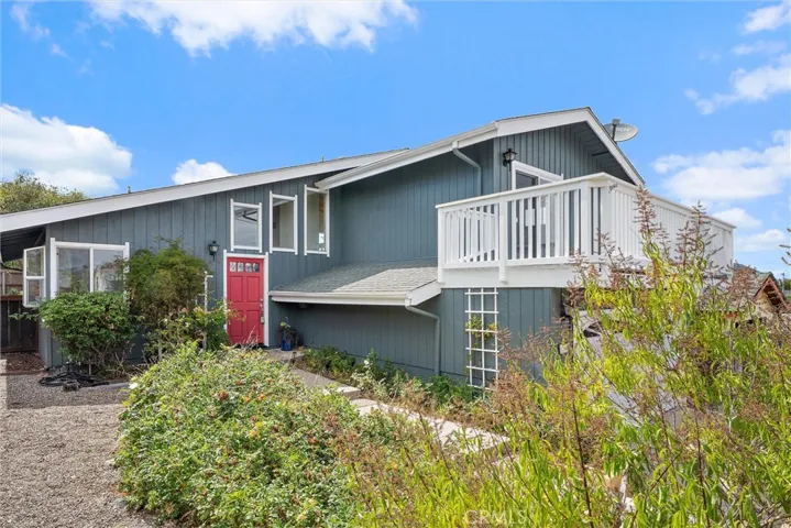 Well-maintained 3-bed, 2-bath Los Osos home