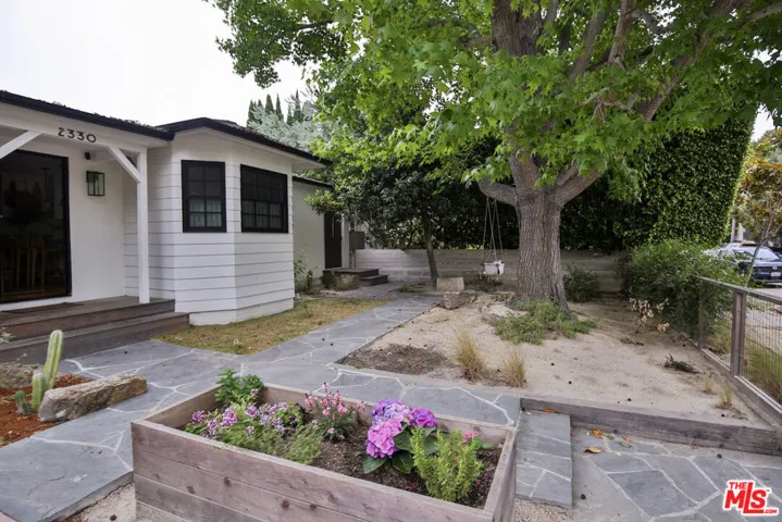 2330 Walnut Avenue, Venice, California 90291