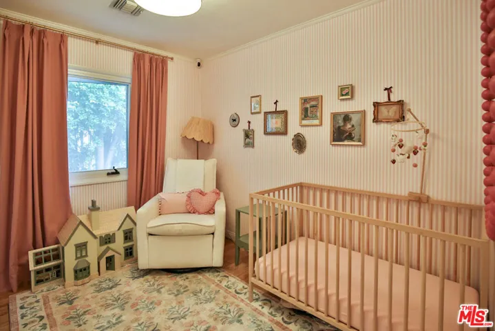 2330 Walnut Avenue, Venice, California 90291