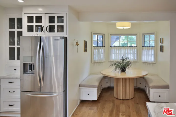 2330 Walnut Avenue, Venice, California 90291