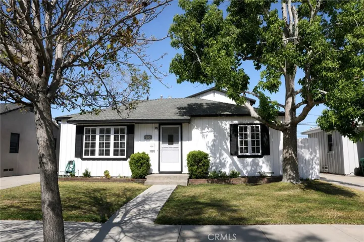 2000 Harkness Street, Manhattan Beach, California 90266
