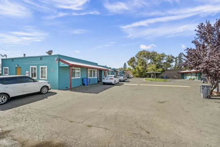 1015 S A Street, Santa Rosa, California 95404