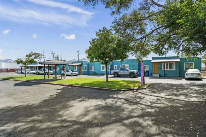 1015 S A Street, Santa Rosa, California 95404