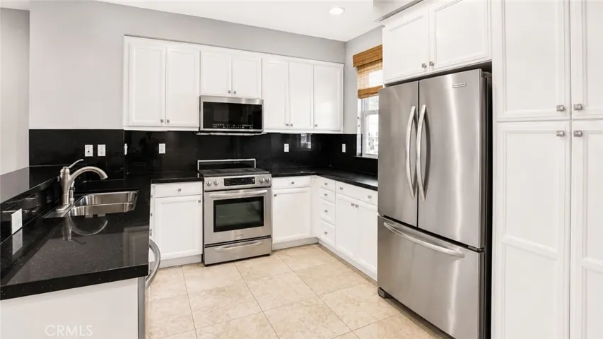 5429 Strand 103, Hawthorne, California 90250