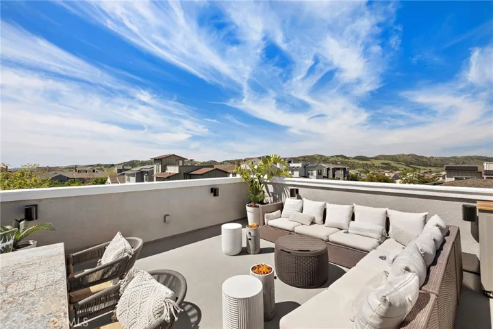 Panoramic sky deck capturing endless sky and sweeping vistas.