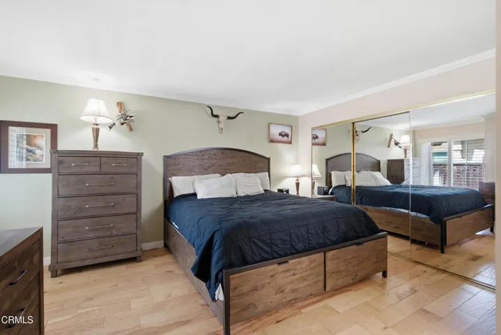 22_bedroom