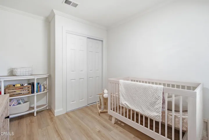 21_bedroom
