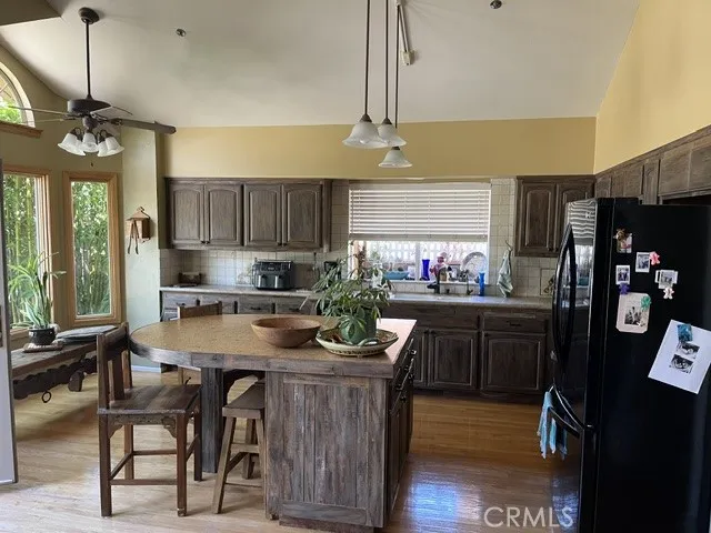 Eat-in Kitchen