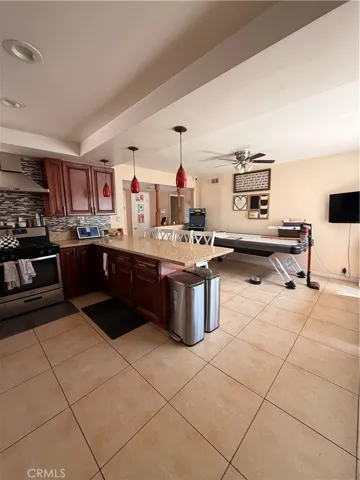 22233 Roscoe, West Hills, California 91304
