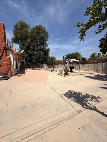 22233 Roscoe, West Hills, California 91304