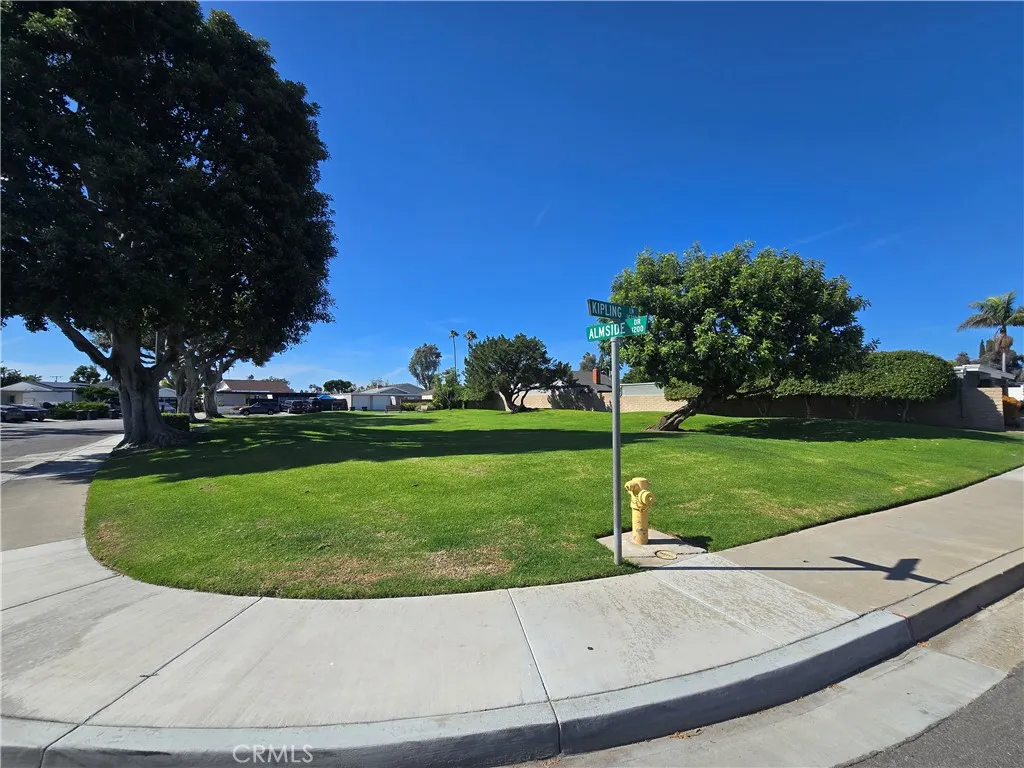 Community Parkette, pet friendly.