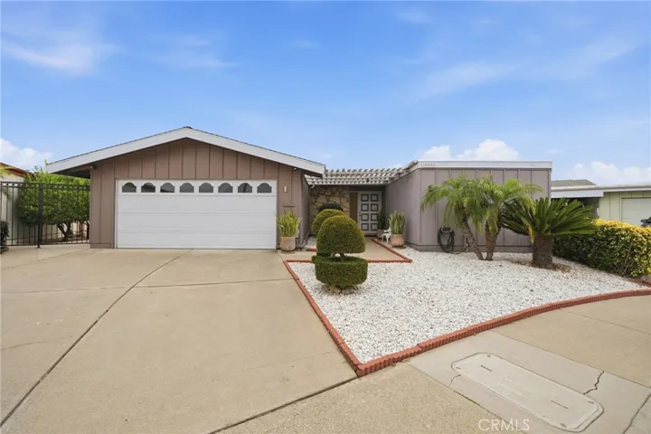 Welcome to 14352 Kipling Lane!