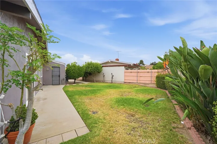 14352 Kipling Lane, Tustin, California 92780