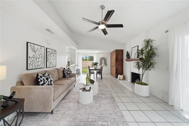 14352 Kipling Lane, Tustin, California 92780