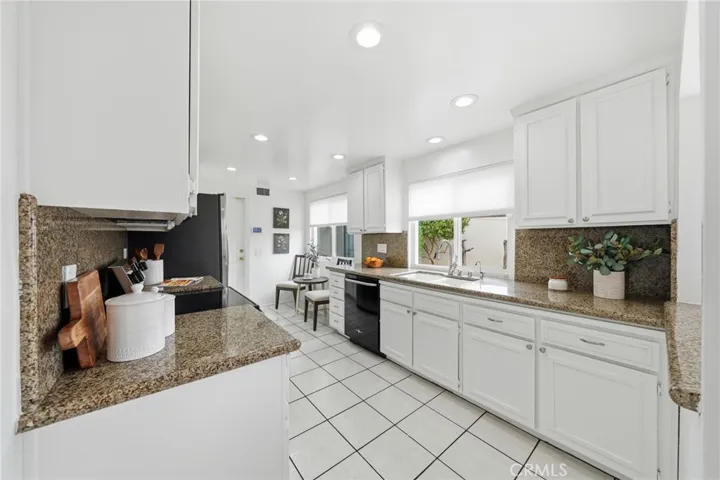 14352 Kipling Lane, Tustin, California 92780