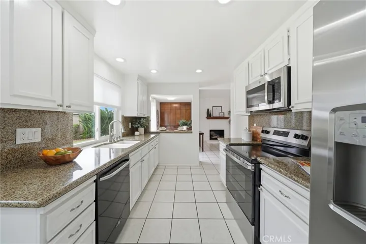 14352 Kipling Lane, Tustin, California 92780