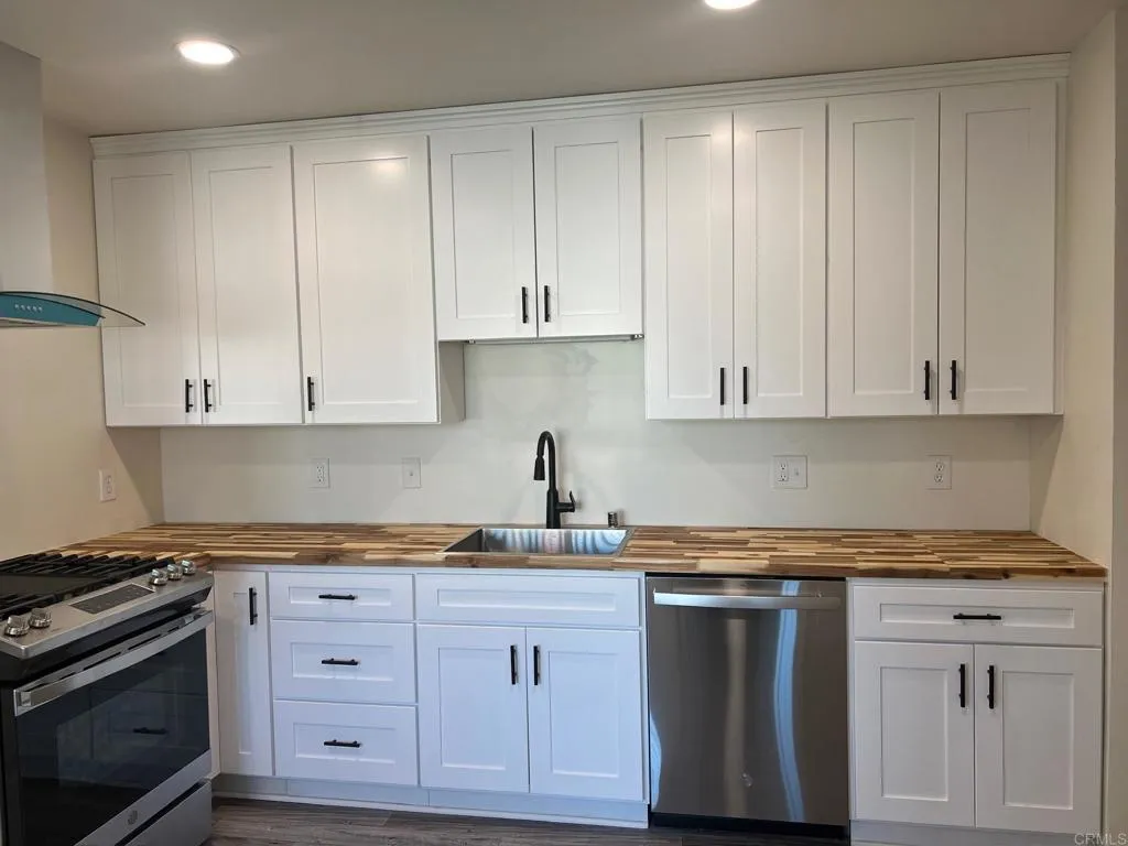 Elm Kitchen 4