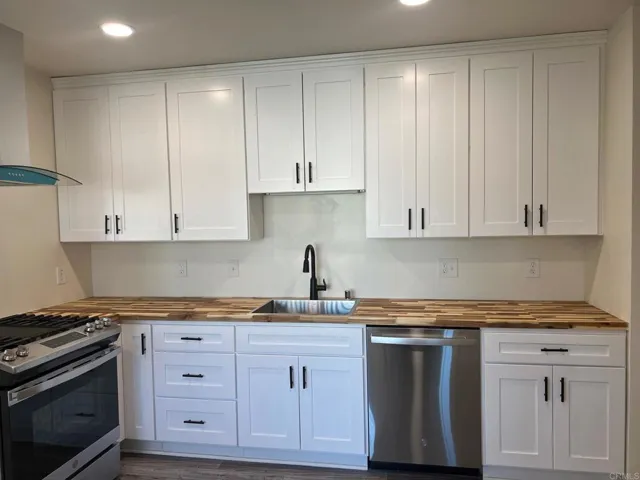 Elm Kitchen 4