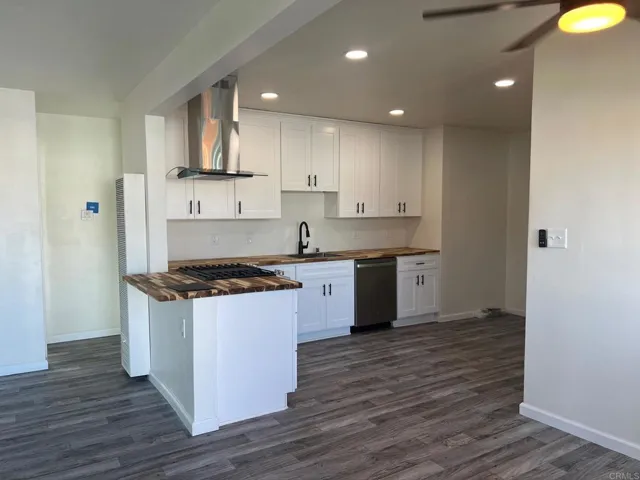 Elm Kitchen 1