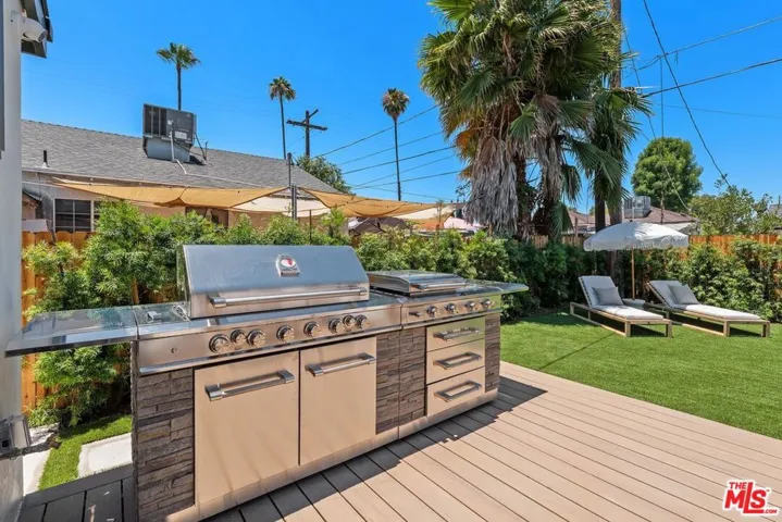 5807 Balcom Avenue, Encino, California 91316