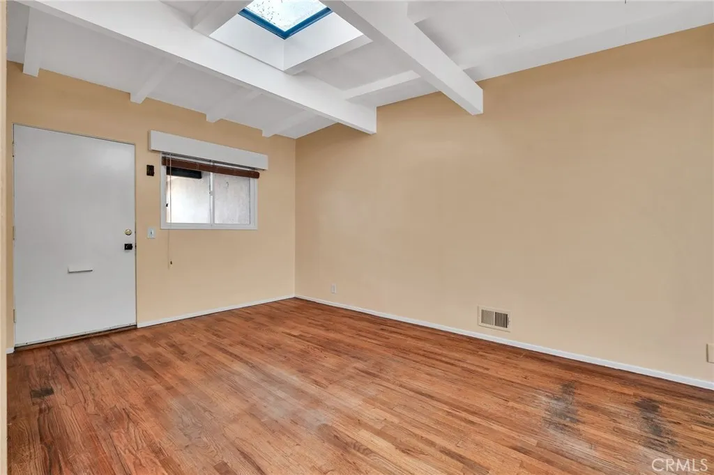 Rear unit bonus room