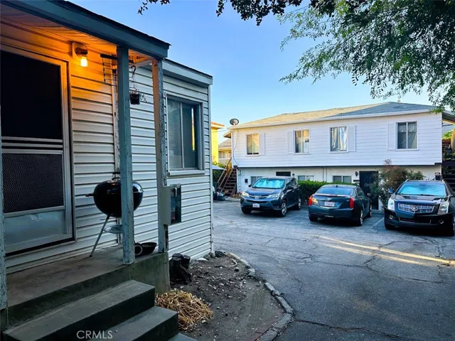 2520 Montrose Avenue, Montrose, California 91020