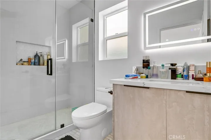 7445 Oakdale Avenue, Winnetka, California 91306